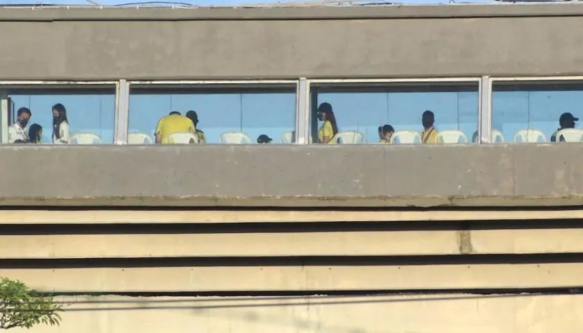 Los 'colados' por la Federación en el estadio Metropolitano.