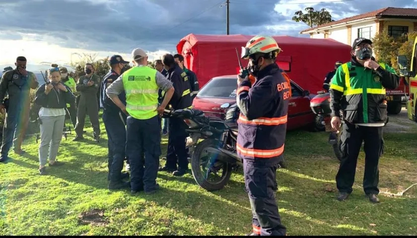Organismos de socorro atentos al rescate.