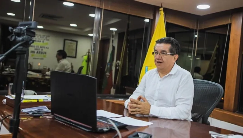 Fernando Ruíz, Ministro de Salud.