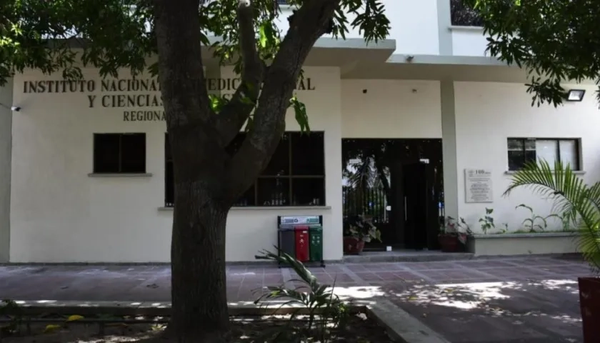 El cuerpo Henry Esteban Álvarez Florez fue llevado a Medicina Legal por las autoridades. 