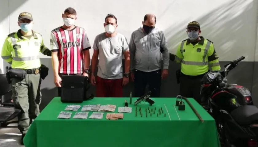 Alex Guarín Velásquez y los venezolanos Axel Ríos Goyo y David José Pérez Brizuela.