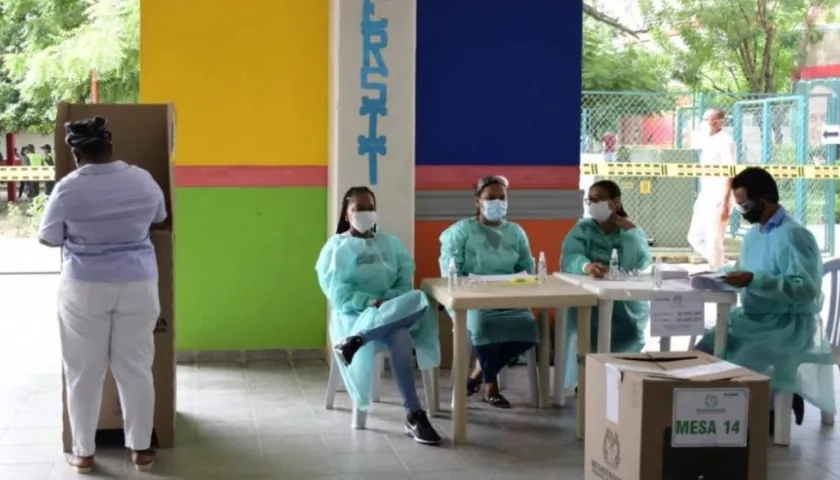 Sin ninguna novedad y con bioseguridad avanza jornada electoral en Repelón.