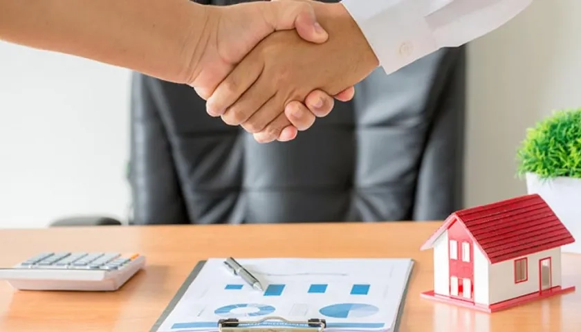 El monto de la renta periódica será determinado por cada entidad aseguradora.