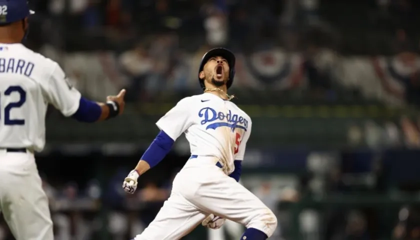 Mookie Betts conectó cuadrangular solitario para los Dodgers. 