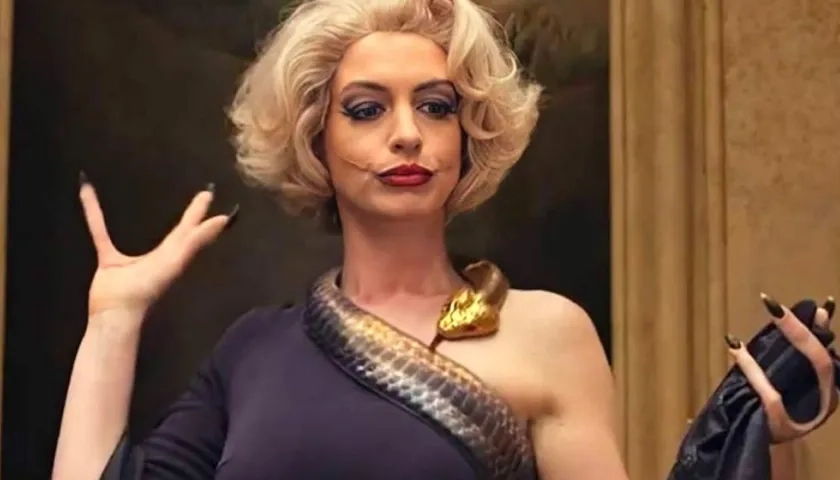 La actriz Anne Hathaway en el papel de la gran bruja, durante una escena de la película "The Witches".