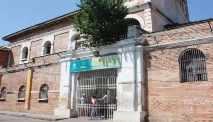 El joven recibe atención médica en el Hospital General de Barranquilla.