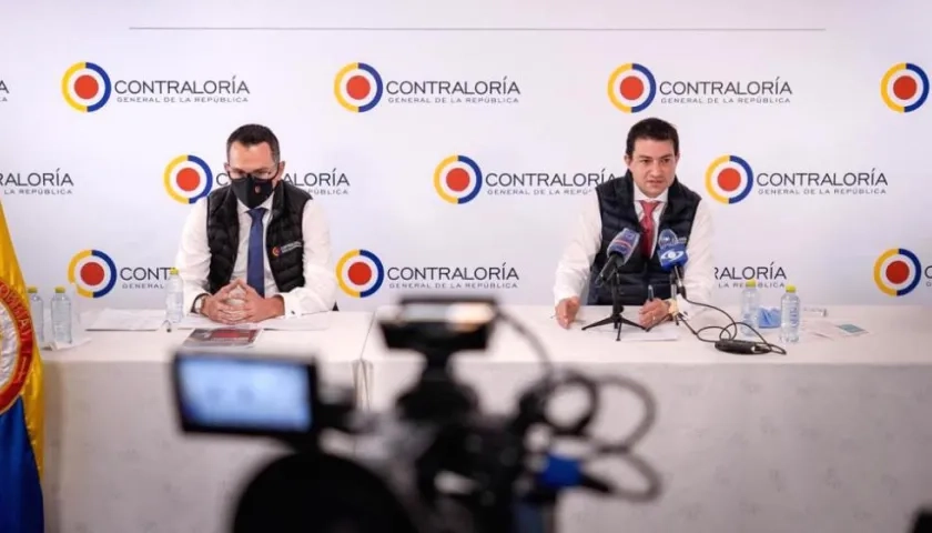 El Vicecontralor Julián Ruiz y el Contralor Carlos Felipe Córdoba.