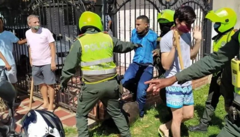 El presunto agresor capturado.