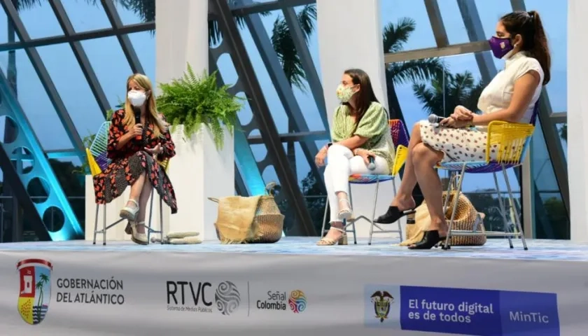 Elsa Noguera, Karen Abudinen y Marcela Dávila.