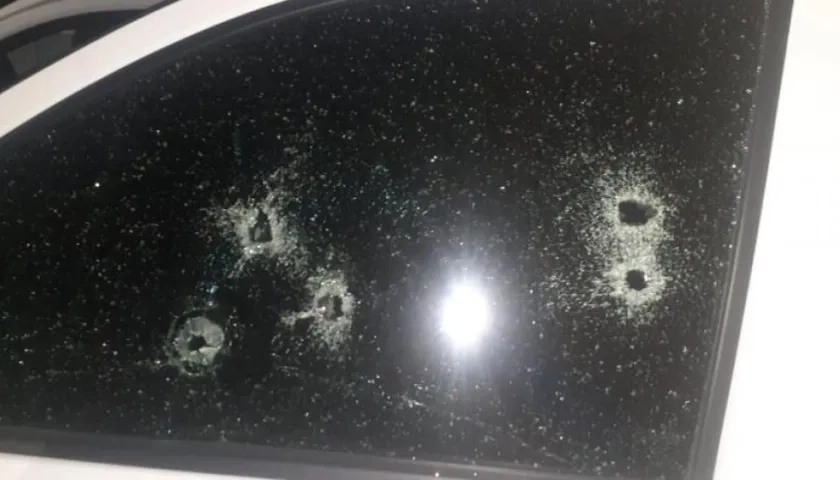 Así quedó el vehículo tras el atentado.