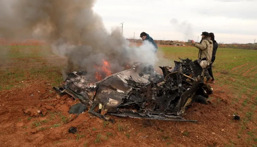 Restos del helicóptero.