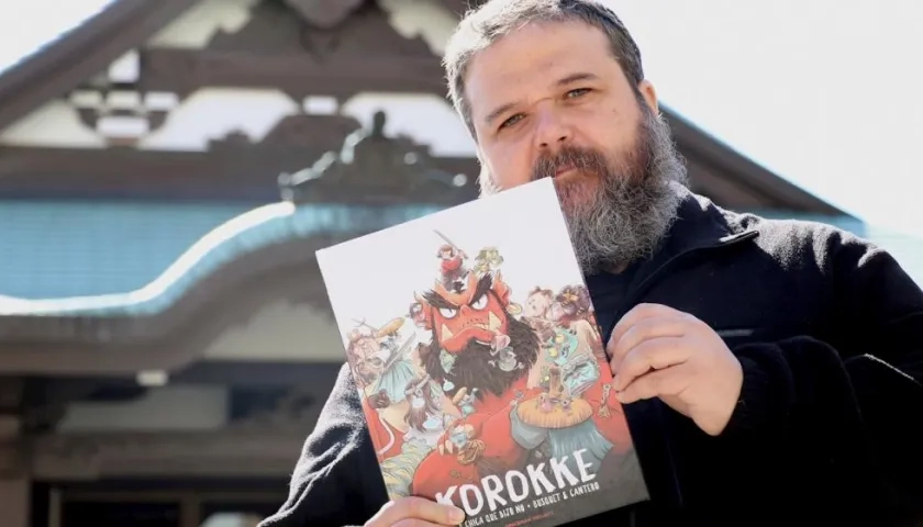 El guionista español de cómic Josep Busquet posa durante una entrevista con Efe en Tokio (Japón), para hablar de "Korokke y la chica que dijo no".