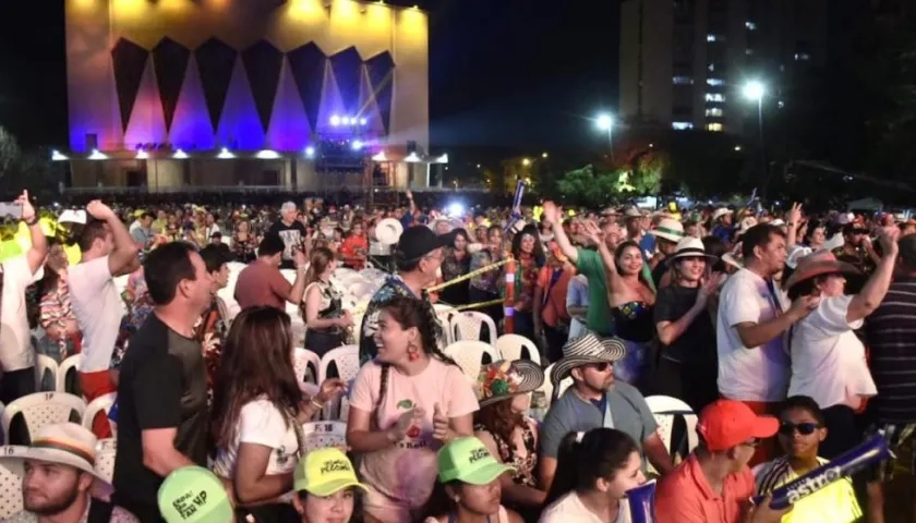 Público disfrutando del Festival de Orquestas.