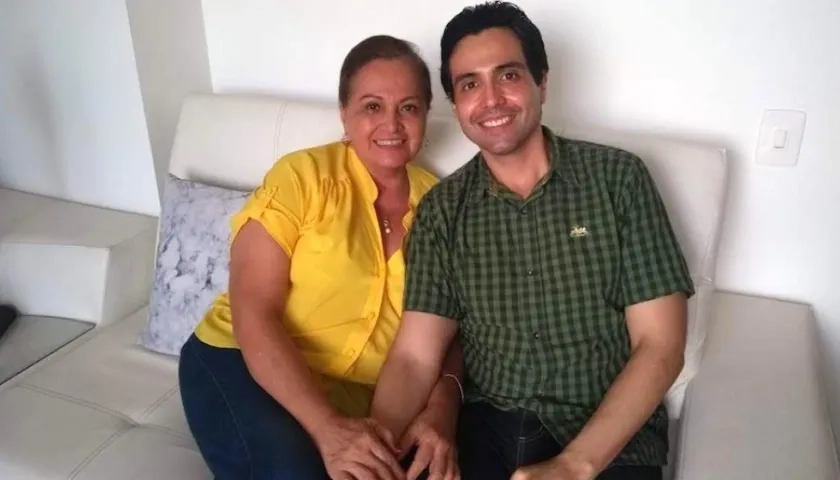 Martha Díaz Alfonso con su hijo Andrés Felipe Henao Díaz.