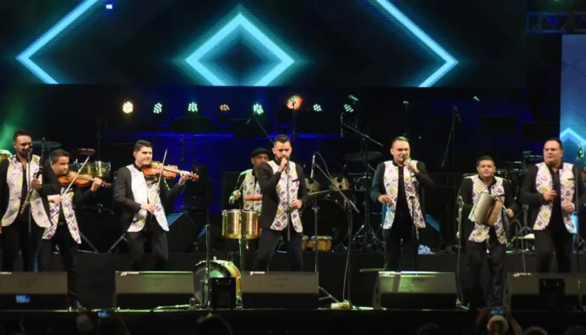 La aplaudida presentación de la Charanga del Sur.