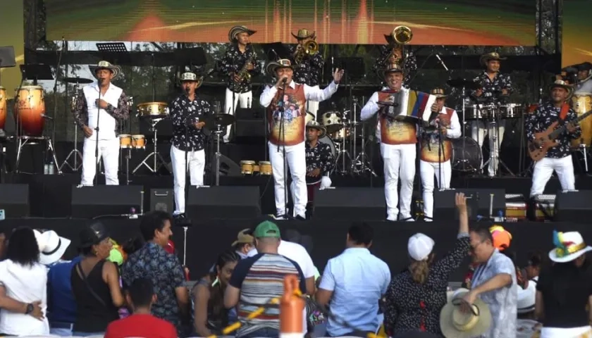 Actuación de Los Corraleros de Majagual.