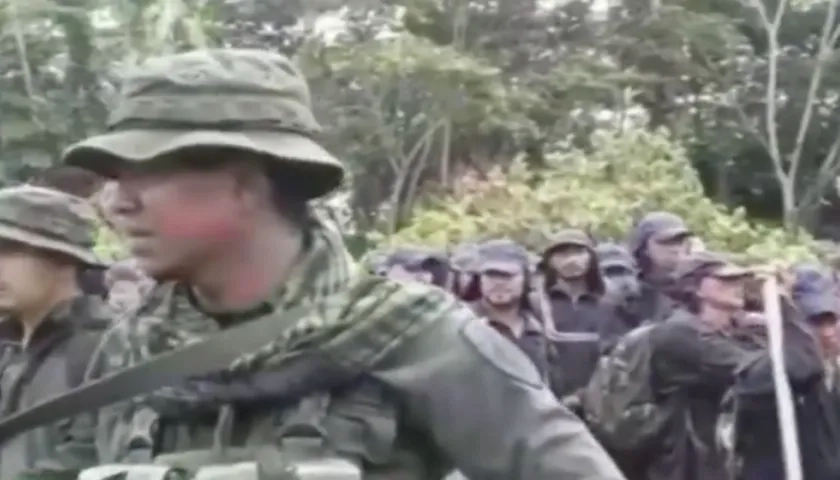 Policías y erradicadores retenidos.