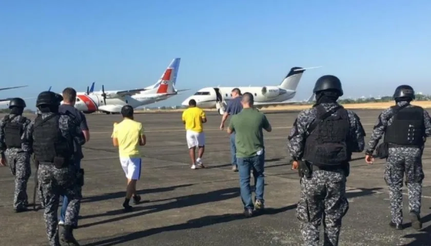 Momento de la extradición.