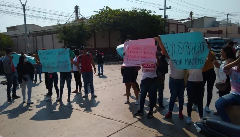 Los trabajadores que fueron despedidos.