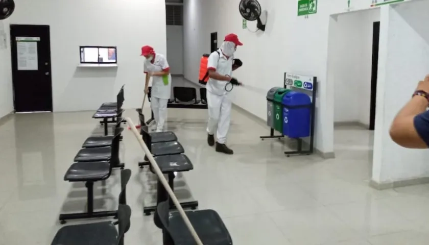 Labores de desinfección en la UCJ.