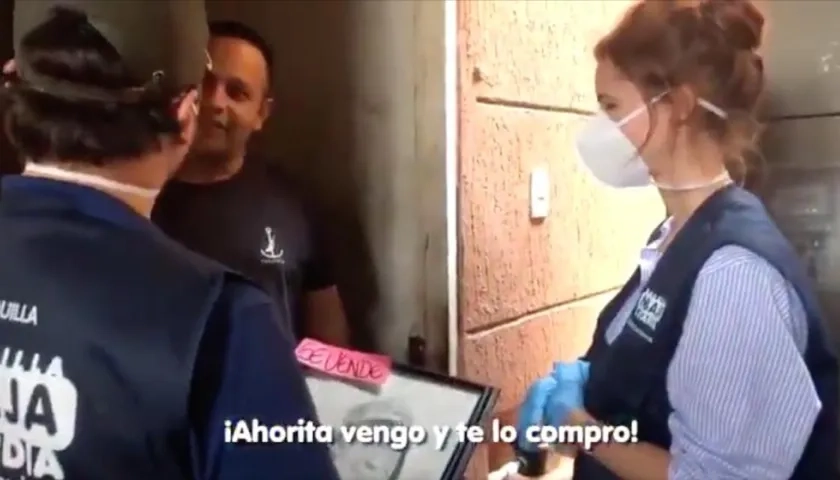 El Alcalde, Jaime Pumarejo; la primera dama, Silvana Puello Visbal y el pintor, Cristian Racedo.