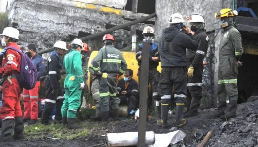Unidades de socorro en el lugar de la tragedia.