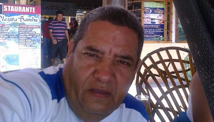 Johnny Escandón Mojica.