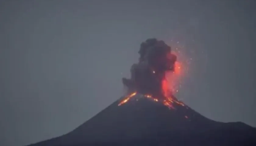 Volcán en erupción.