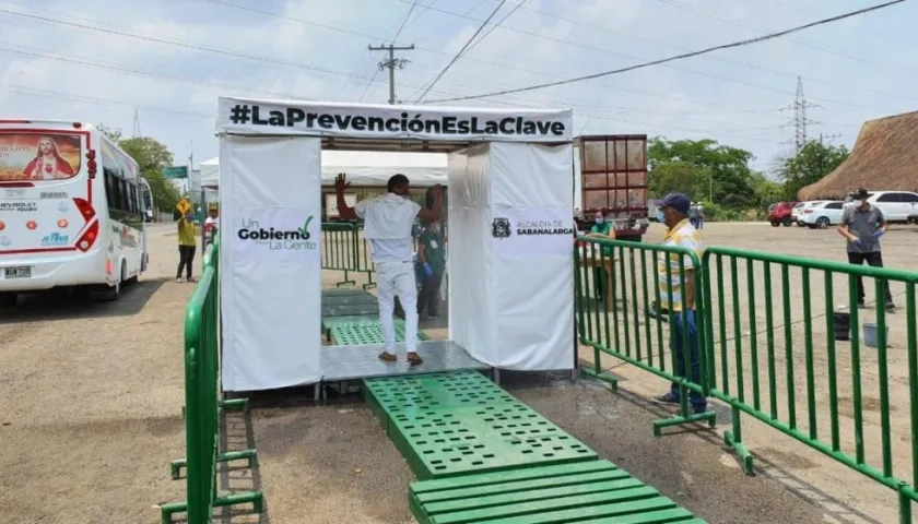 Cámara de desinfección en Sabanalarga.