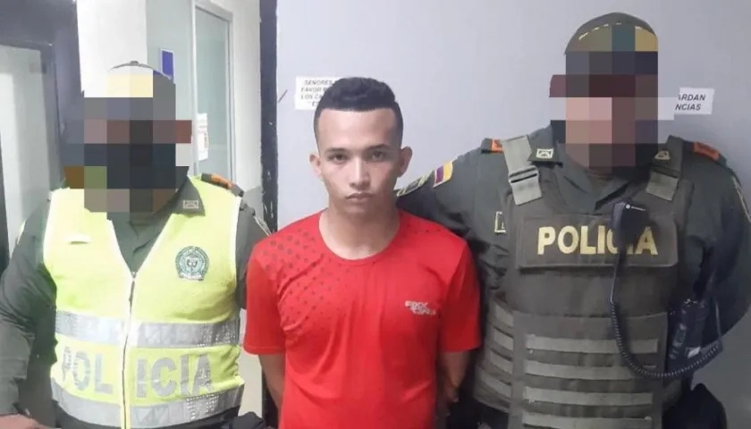 El joven fue capturado y llevado a la URI de la Fiscalía.