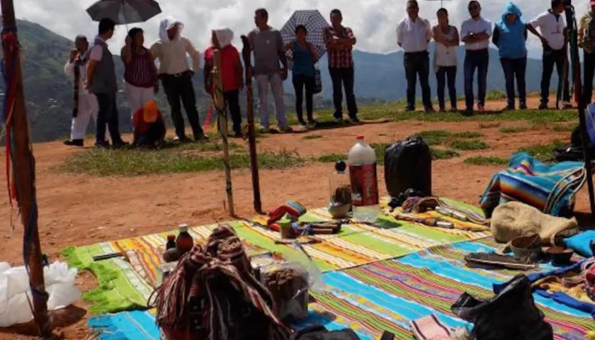 En la zona en donde se asienta el resguardo San Lorenzo hicieron presencia las FARC, el ELN y las AUC.