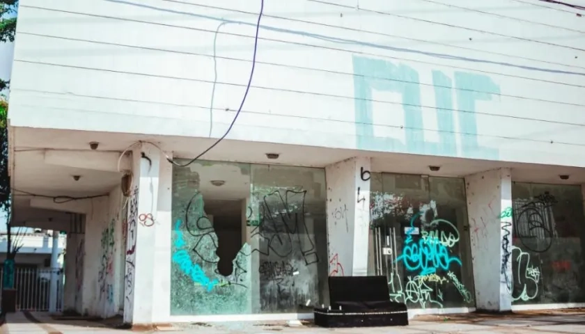 Local comercial afectado.