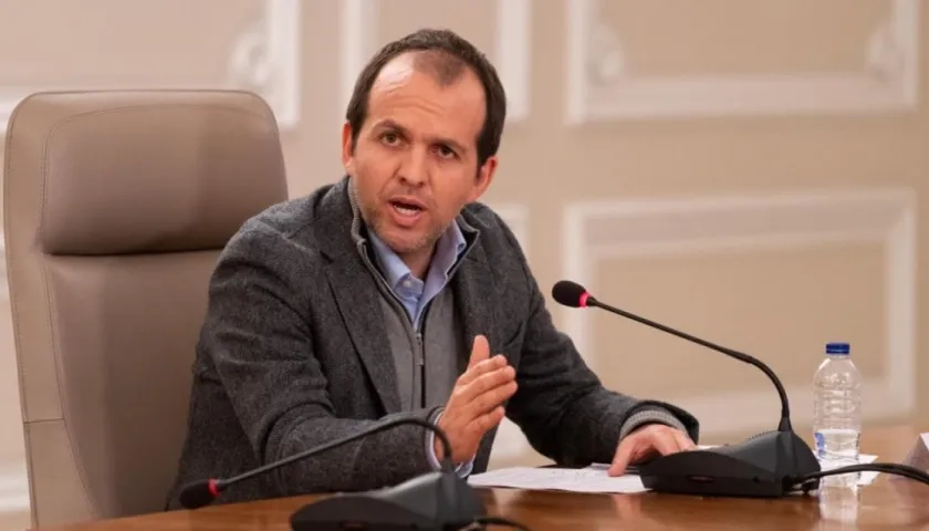 Ernesto Lucena, Ministro de Deportes.