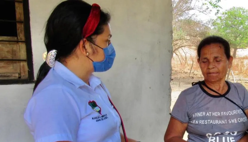 La Secretaria de Salud, Lauren Coll Santiago, en plena actividad.