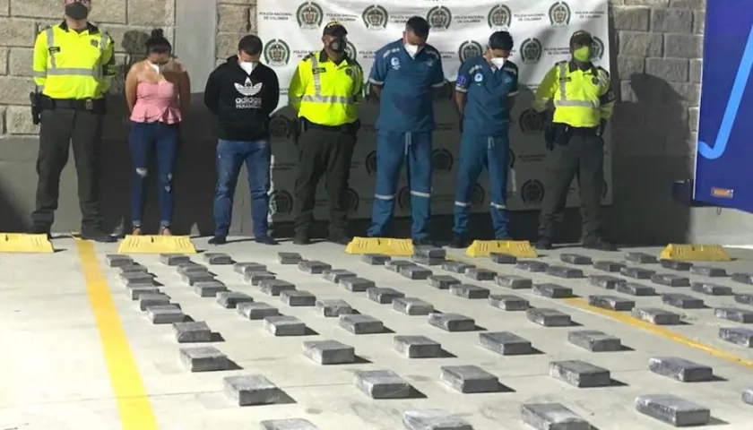 Los cuatro capturados durante el operativo.