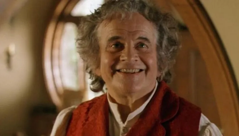 En su recordado papel de Bilbo Bolsón.