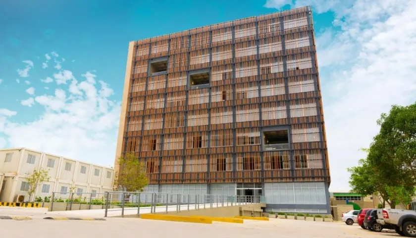 Edificio de la Universidad de la Costa.