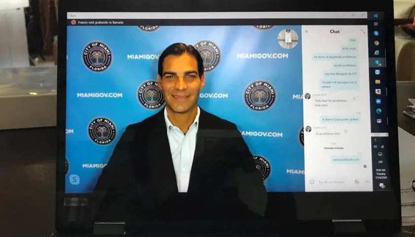 El alcalde de Miami Francis Suárez habla con Efe durante una entrevista virtual este martes desde Miami, Florida (Estados Unidos).