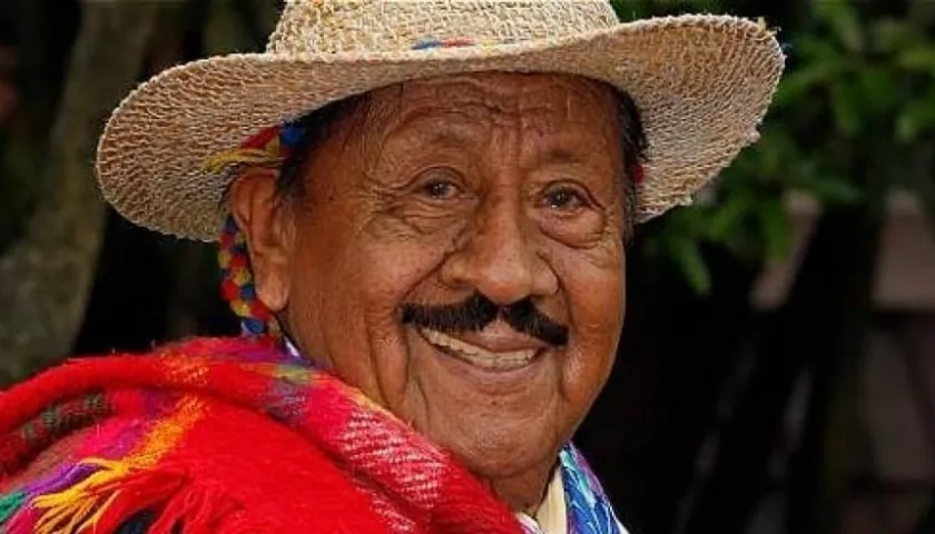 Indio Rómulo, poeta y declamador colombiano fallecido por Covid-19.