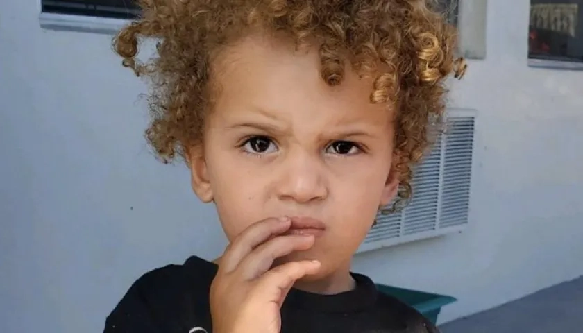 Policía difundió la imagen del niño para encontrar a su familia.