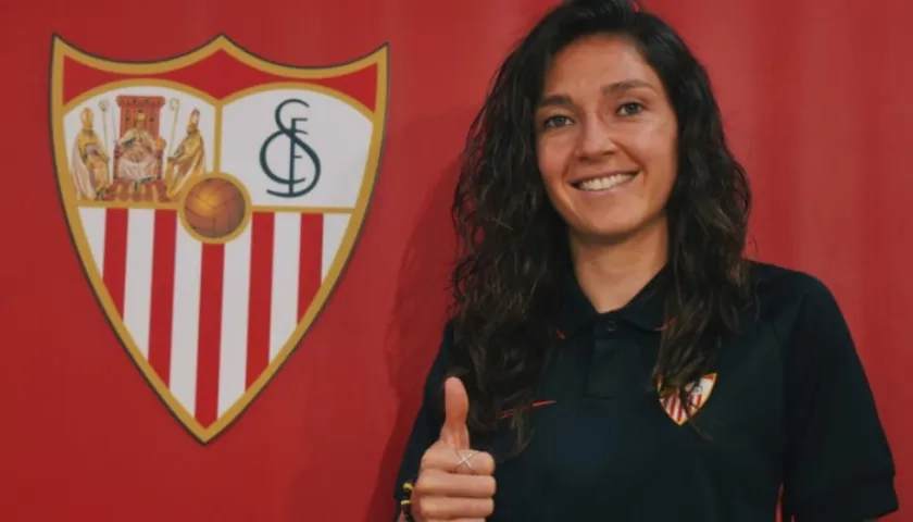 Natalia Gaitán, futbolista colombiana.