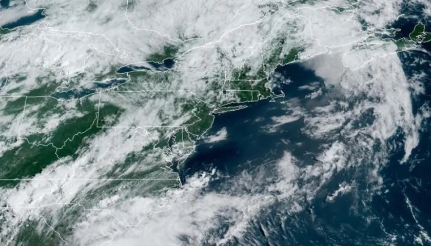 'Isaías' aproximándose a las Carolinas.