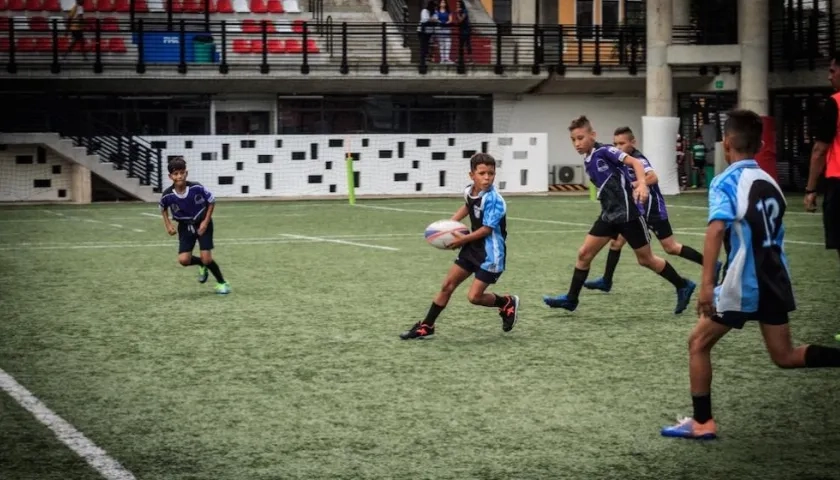 Jugadores infantiles del Dogos Rugby Club, del barrio Rebolo.