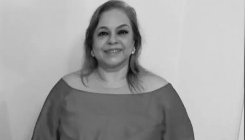 Mónica Name de Karawi.