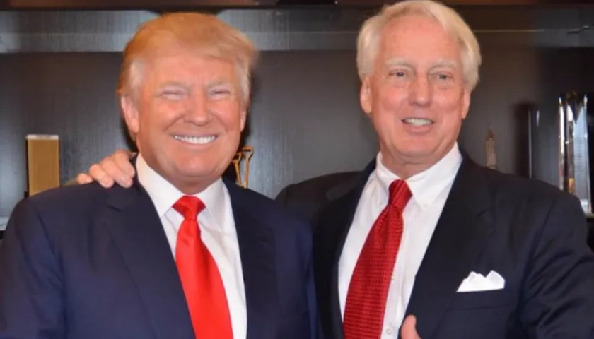 Donald Trump y su hermano Robert, fallecido el sábado.