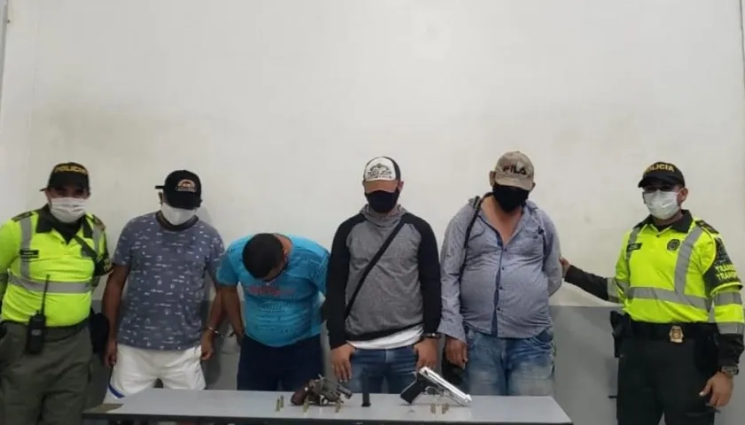 Los cuatro capturados fueron conducidos a la URI de la Fiscalía.
