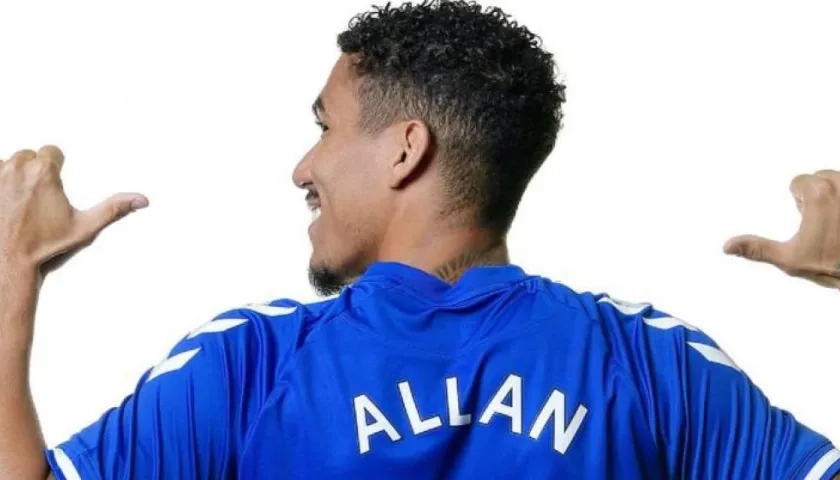 Allan con la camiseta del Everton.