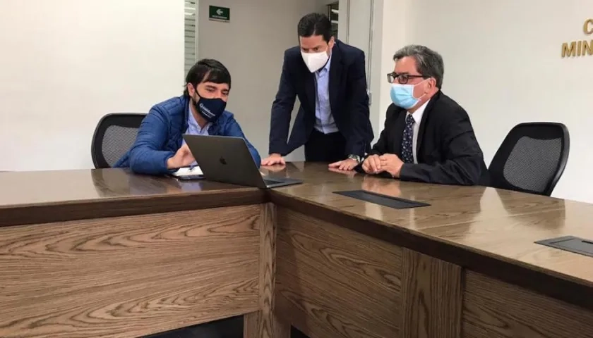 El Alcalde Jaime Pumarejo, el Ministro de Hacienda Alberto Carrasquilla y el Senador Mauricio Gómez.