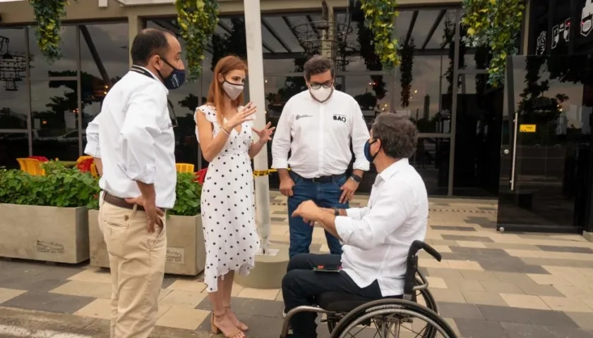 Jairo Clopatofsky de visita en Barranquilla.