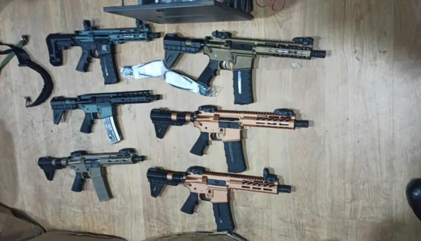Fusiles incautados en la Ye de Ciénaga